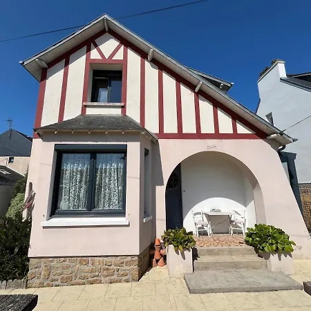 Cricri Family House Nyaraló Jullouville-les-Pins